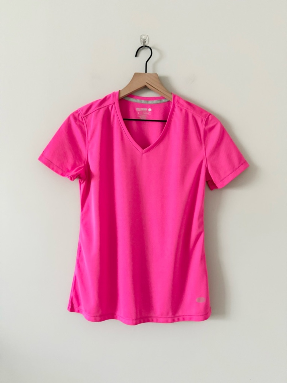 Reel Legends Women’s Freestyle Active V-Neck Short Sleeve Top - Hot Pink Size S